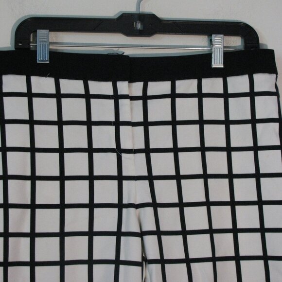 Black Label by Chicos Size 1.5 Large Black White Windowpane Ankle Zipper Leg - Picture 2 of 7